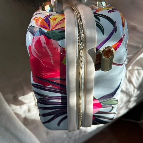 Vibrant Floral Marcy McKenna travel makeup accessory case - Picture 7 of 13